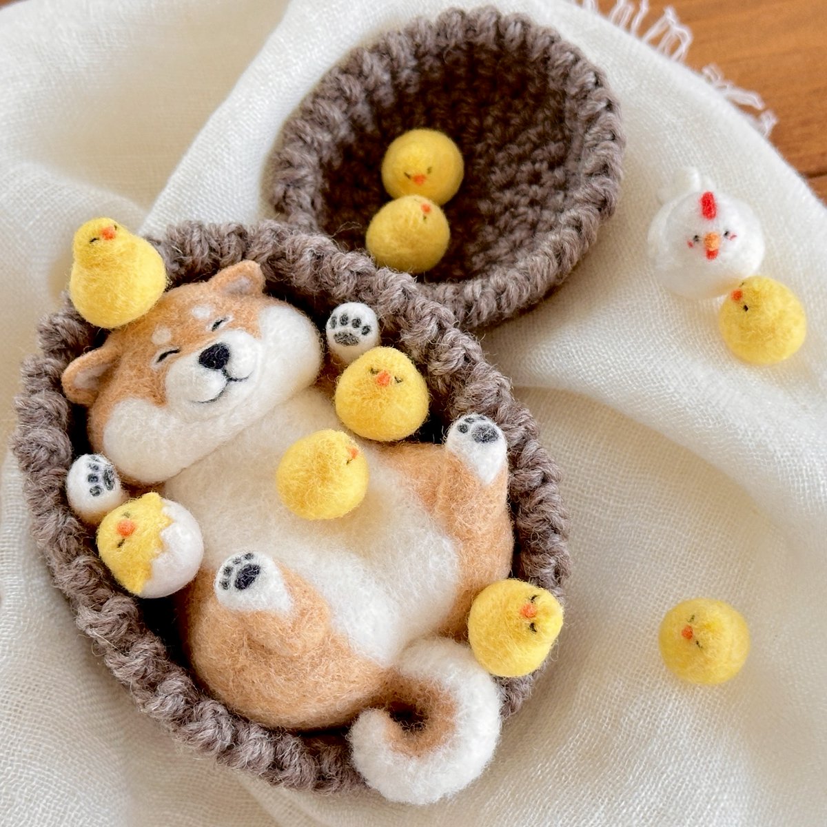 miraclebench's tweet photo. #生き物作家さん集まれ2026

好かれる柴さん🐤🐤🐤 https://t.co/u4dcCLrs8B
