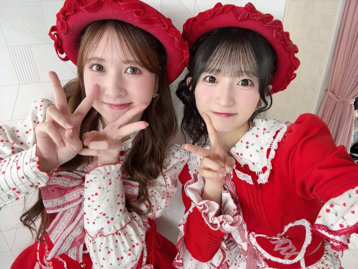 yunachan_akb48's tweet photo. #ここからだ公演 
ありがとうございました🍒

今日はMCでも色んなお話ができた気がします😚✨✨

髪型はゆなあづお揃い〜(また？😳って思った？笑笑)初めての髪型にしたよ！！

次は28日！！少し空いちゃうけどその間も一緒に色々頑張ろうね〜！！✊🏻 https://t.co/kWX5qSZ8oh
