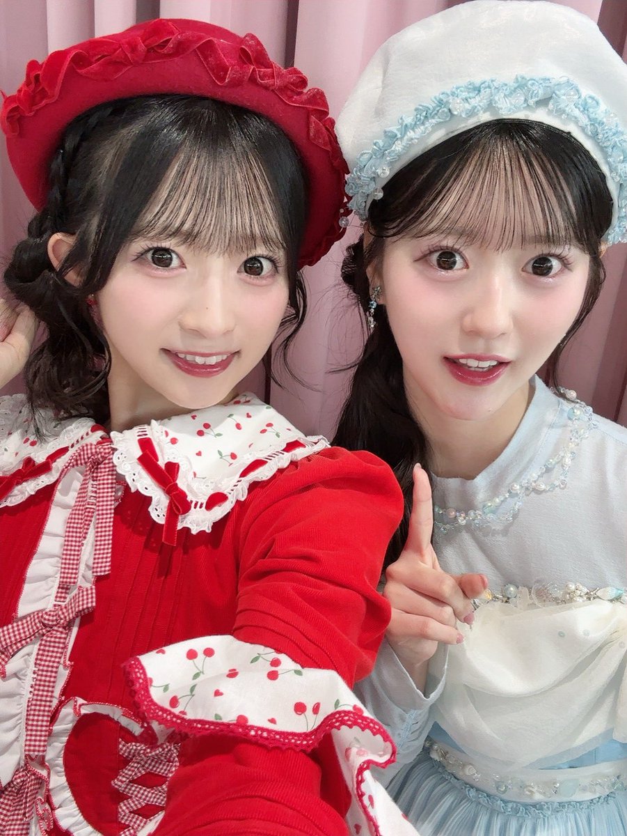 yunachan_akb48's tweet photo. #ここからだ公演 
ありがとうございました🍒

今日はMCでも色んなお話ができた気がします😚✨✨

髪型はゆなあづお揃い〜(また？😳って思った？笑笑)初めての髪型にしたよ！！

次は28日！！少し空いちゃうけどその間も一緒に色々頑張ろうね〜！！✊🏻 https://t.co/kWX5qSZ8oh