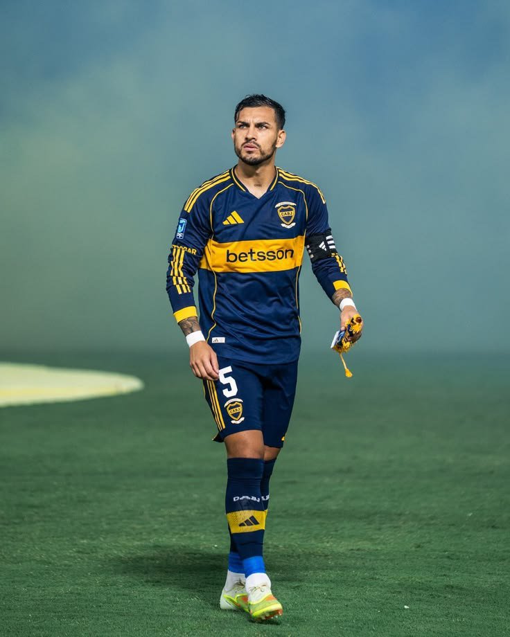 primera1905's tweet photo. A 1 año de tu regreso, Gracias por volver y ser uno de los nuestros, Capitán. https://t.co/m3jPvy3whi