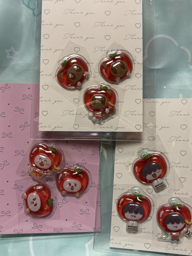 waffle0510's tweet photo. ヘイアップルマーケット
3D STICKER  3Dステッカー　
ボンドロ　プルバトゥ　シール

譲バムグッ　ダゴニャン　フムニャリン

求ヨンモン
郵送交換で探しています🙇切り取り方歪です🙇‍♂️シールは台紙から剥がしてない物希望です。全てヨンモンにしたいのでよろしくお願いします

#txt交換#PPULBATU_TXT https://t.co/XNsZ9hPkPW