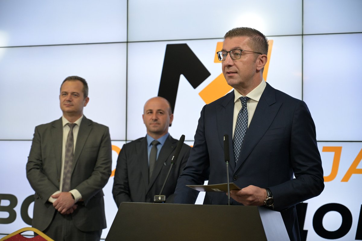 VMRO_DPMNE's tweet photo. Мицкоски: Парламентарното мнозинство на коалицијата “Твоја Македонија” предводена од ВМРО-ДПМНЕ се зголемува и брои 59 пратеници, ДПТМ се приклучува кон коалицијата 👇

🔗https://t.co/uuxVkhBYb6 https://t.co/96IDafSASd
