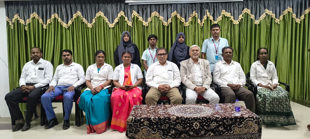 SACTIRUNELVELI's tweet photo. பாளை சதக்கத்துல்லாஹ் அப்பா கல்லூரியில் மாணவர் பேரவைத் தேர்தல் 10.07.2026 அன்று வெற்றிகரமாக நடைபெற்றது. மின்னணு வாக்குப்பதிவு முறையில் ஜனநாயக மாண்புகளைப் பேணிய தேர்தலில் மாணவர் பிரதிநிதிகள் மற்றும் பேரவை நி��்வாகிகள் தேர்வு செய்யப்பட்டனர்.
#SadakathullahAppaCollege #StudentCouncil https://t.co/lwpJXFpOTo