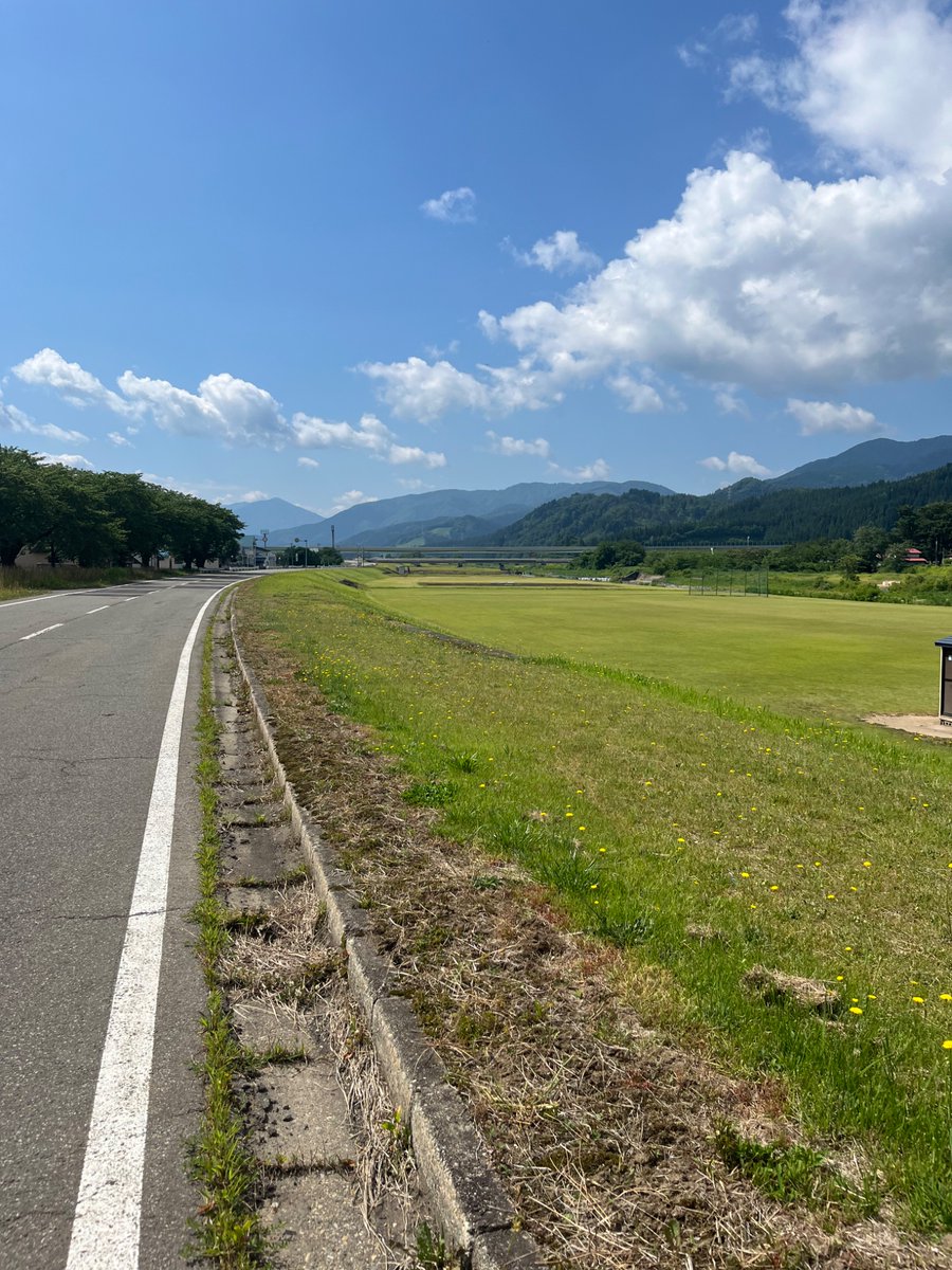 tkdism0504's tweet photo. 秋田にて一泊二日の出張オヤシルインタビュー。親御さん宅に泊まらせていただき、ゆかりの地を巡りながらのインタビューとなりました。普段の食卓にもご一緒させていただき、胸いっぱいの時間に。 https://t.co/lGIzgjM6sA