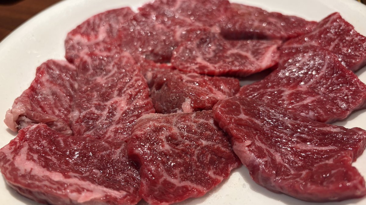 ooo_toro's tweet photo. 毎年恒例のお誕生日肉パ‼️
るなみる嫁‼️
うますぎた🥴 https://t.co/06NrRniGQO