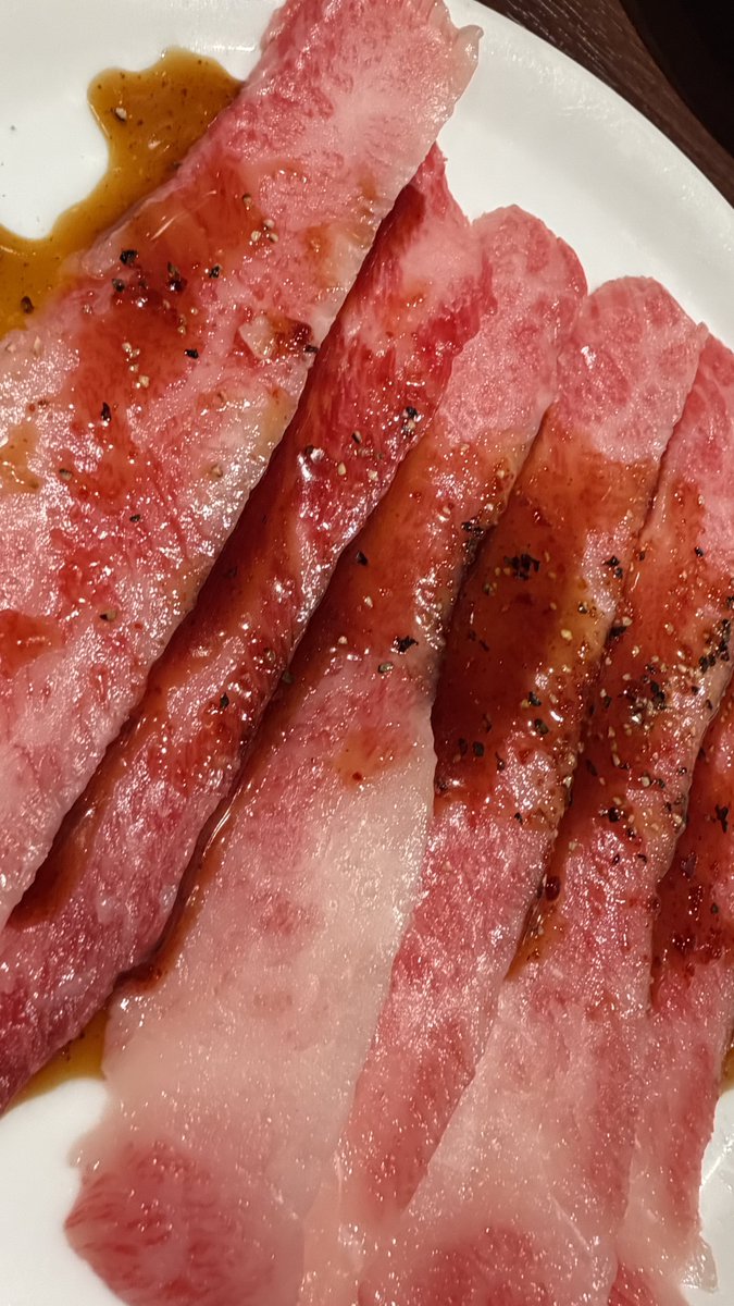 ooo_toro's tweet photo. 毎年恒例のお誕生日肉パ‼️
るなみる嫁‼️
うますぎた🥴 https://t.co/06NrRniGQO