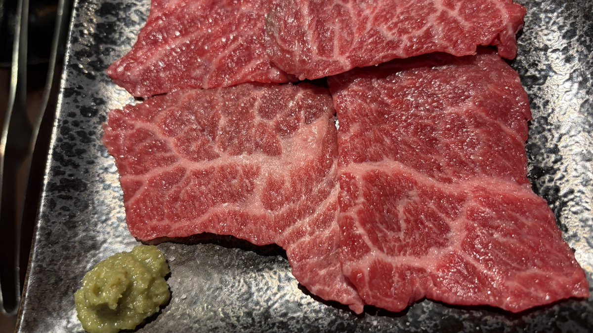 ooo_toro's tweet photo. 毎年恒例のお誕生日肉パ‼️
るなみる嫁‼️
うますぎた🥴 https://t.co/06NrRniGQO