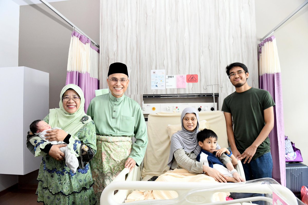 MohdShukriYajid's tweet photo. A delightful day spent with @MSUmalaysia alumni & scholar Mohd Uzair bin Zulkifly and Noor Hanim binti Azhar as they welcomed the arrival of their beautiful baby girl. Wishing the family abundant joy, good health, and countless blessings on this new chapter together. @msumcmalaysia
