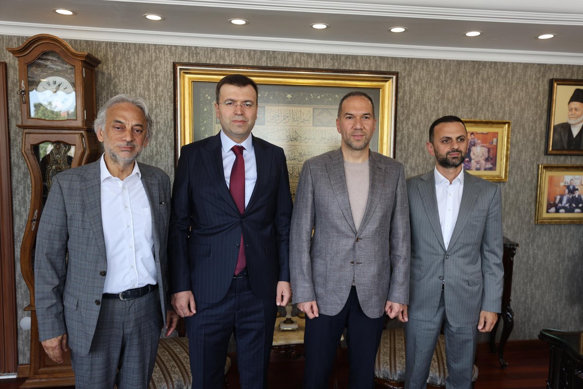 adev_tr's tweet photo. Vakfımızda çok değerli misafirlerimiz vardı. 🌿 

Niğde Valimiz Sayın Nedim Akmeşe ve Niğde Belediye Başkanımız Sayın Emrah Özdemir vakıf merkezimizi ziyaret ederek bizleri şereflendirdiler. 🇹🇷✨ https://t.co/eh9ZWOev3p
