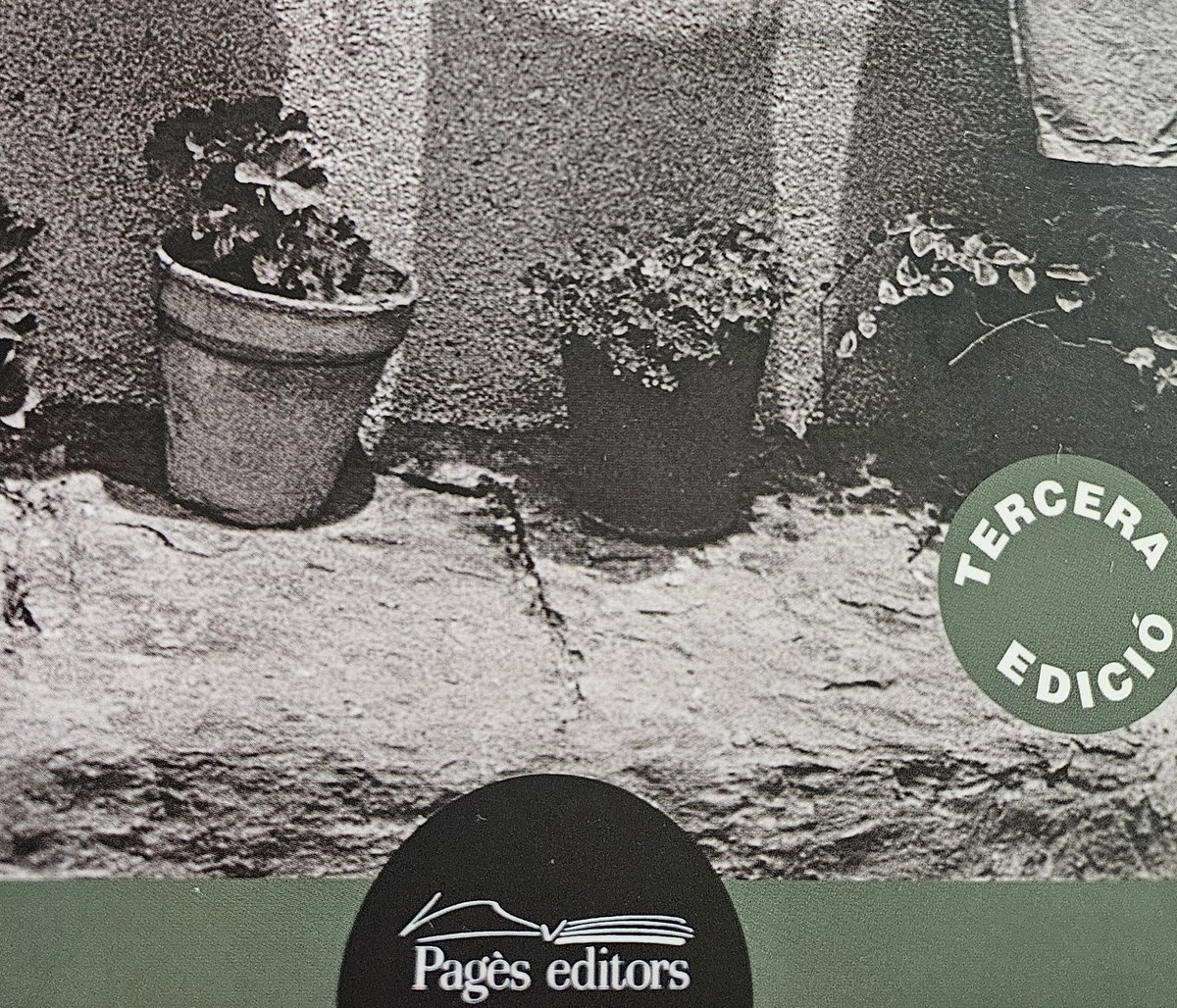 jmsirvent3's tweet photo. Una lectura d'estiu molt maca i a la vegada colpidora pels que som de Ponent i "conegem" la vida i les costums de pagés.

Gràcies @montsevendrellb https://t.co/JCGRUmAKLh