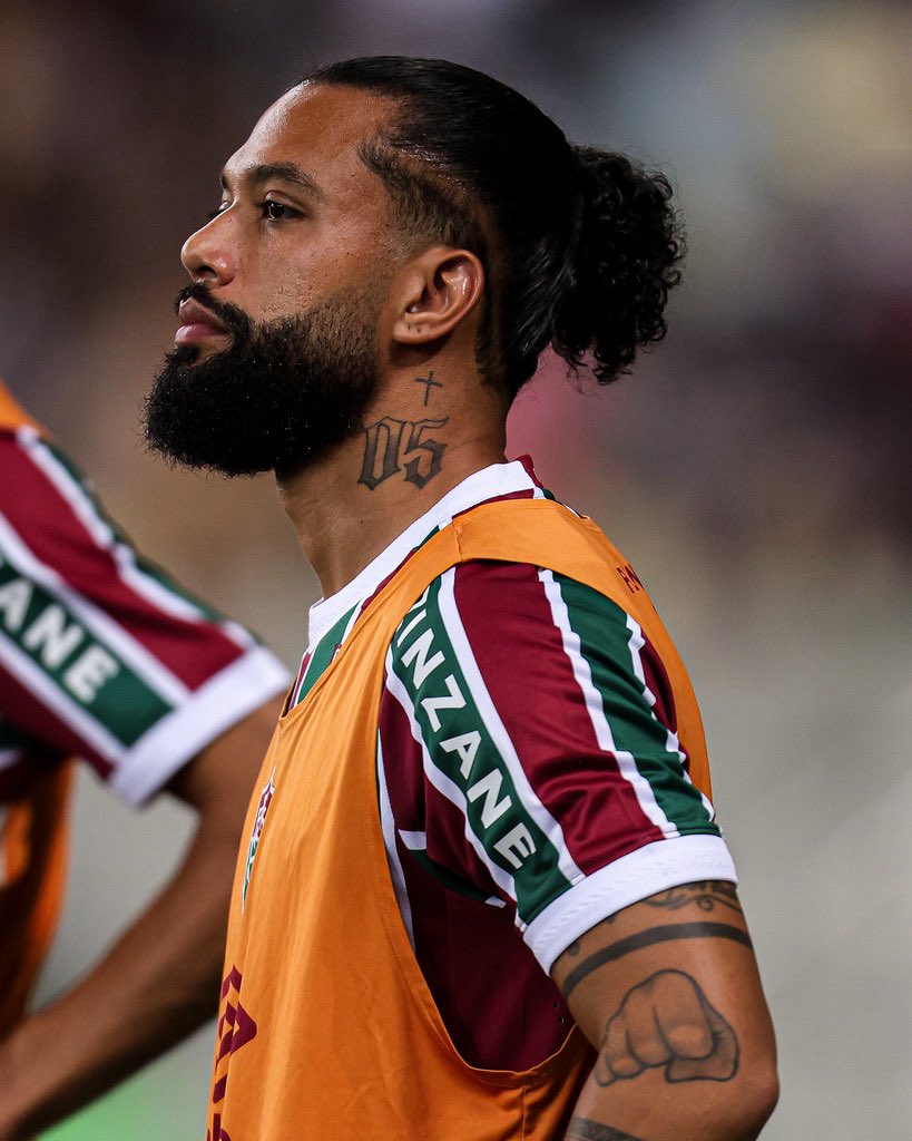 Estagiario1902's tweet photo. Certeza que no jogo contra o Bahia esse moleque aí vai pra geladeira e quem vai ser relacionado vai ser o bagre Otávio. https://t.co/FPdRWK94OL