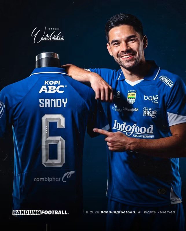 bandungfootball's tweet photo. When you are such a romantic husband and a footballer 😍💙

@SandyWalsh_: “I usually wear number 5, and my wife wear number 1 (while playing basketball). Since she is pregnant, so I add both numbers, and I chose that number, number 6.” 💙

#BandungFootball #BFCOM #Persib #Bobotoh https://t.co/hpLgbPfzuL