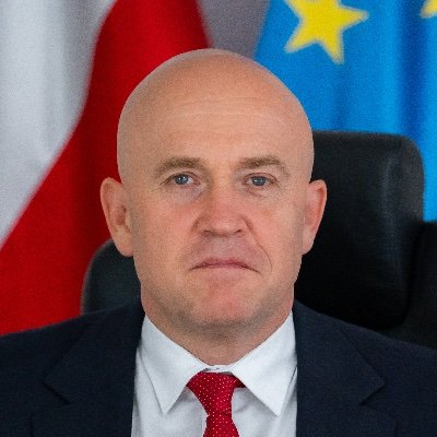 JakubPilarek's tweet photo. UWAGA! OSTRZEŻENIE! SPRAWA POWAŻNA!

Na X po nominacji SSN Marii Szczepaniec na Prezesa Izby Odpowiedzialności Zawodowej SN pojawiają się wpisy pobudzonych mężczyzn, którzy twierdzą, że sędzia nie jest sędzią.

Poniżej wklejam wizerunki tych osobników.

ZALECENIE: być miłym, nie drażnić, zostawić w spokoju, ew. wezwać lekarza, a przed jego przybyciem aksamitnym głosem przeczytać im newsa Radia Wnet: https://t.co/A6mPwvTghj