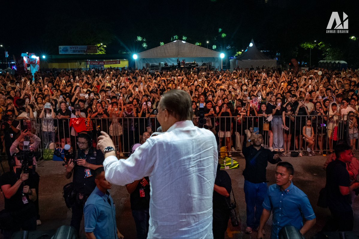 Anwar Ibrahim tweet media