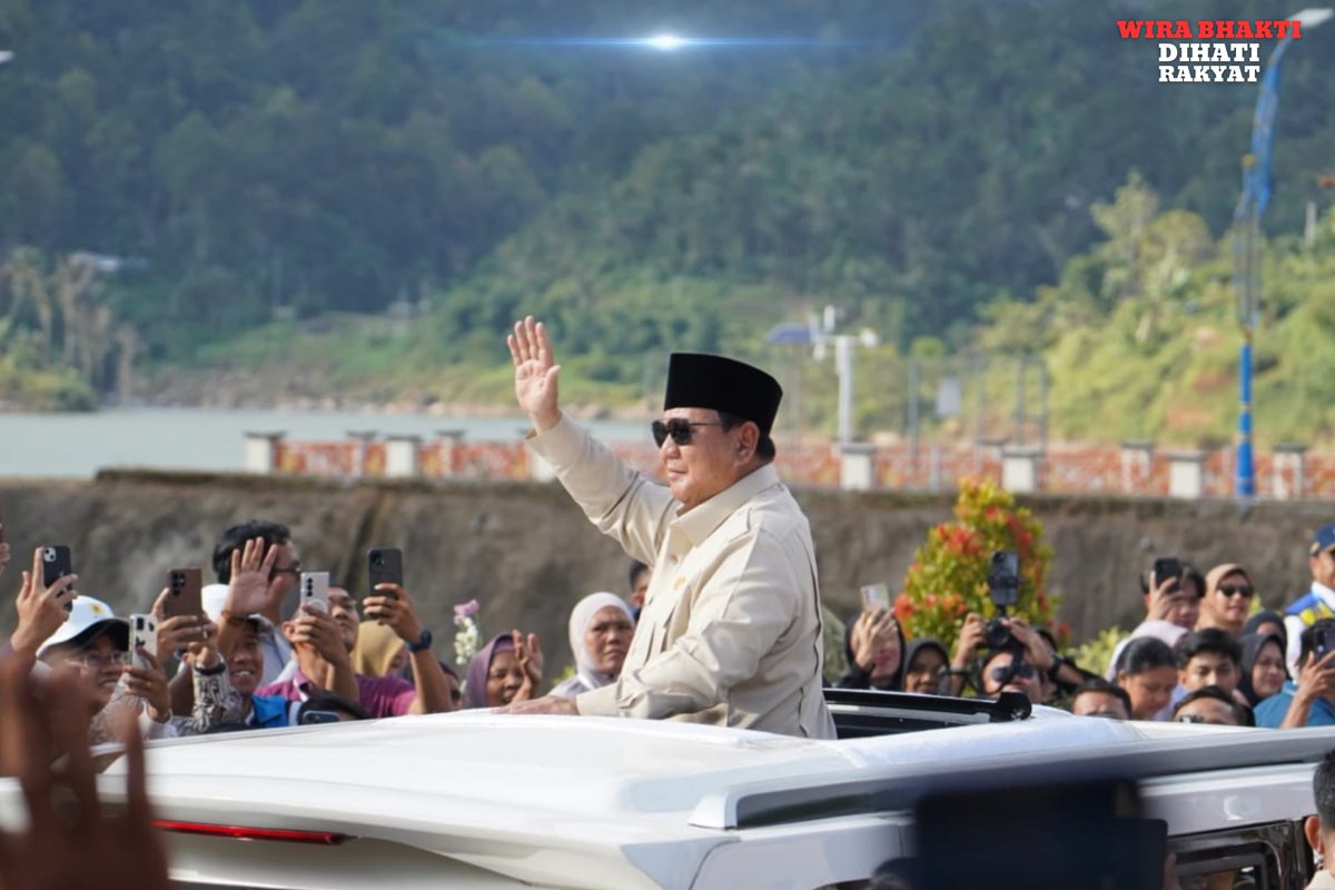 Korem162W's tweet photo. Presiden RI Resmikan Lima Bendungan Serentak, PAM VVIP Berjalan Aman dan Lancar di NTB

📍   Bendungan Meninting 
🗓️   10 Juli 2026

https://t.co/SqTsYDA0zy

@puspentni
@tni_angkatan_darat
@kodam.ix.udayana
#TNI_PRIMA 
#kodamudayana
#wirabhakti
#RI1 https://t.co/SxpH7jACyY