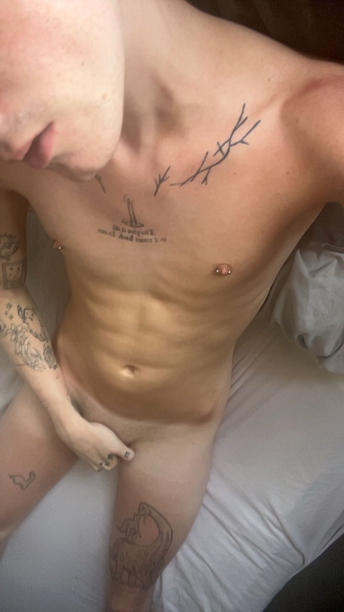 6naro's tweet photo. laying in bed naked is the only way to combat the heat. wanna join me? https://t.co/97UxEJXKkg