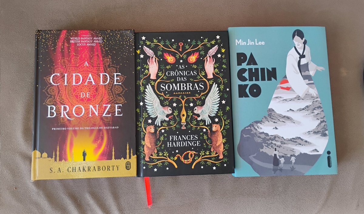 ann4vhss's tweet photo. os tres livros que comprei essa semana!! ja leram algum?? https://t.co/KO7JTKM6VB