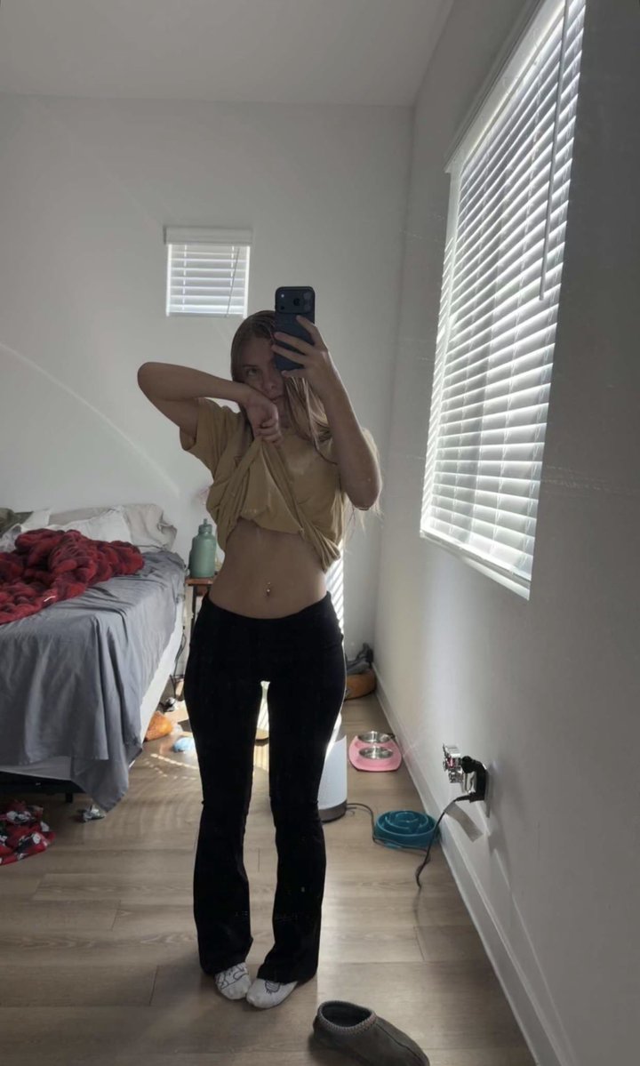 spoiltmiley's tweet photo. Good morning findom and happy payday to all my simp boys. https://t.co/SkHrO98GO1