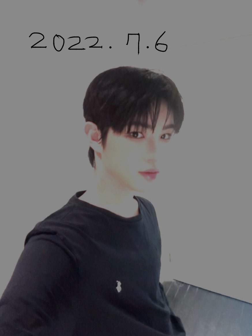 mingddibob's tweet photo. 아이뽀♡♡♡♡
흑발에머리깔꼼한거젬나좋음 https://t.co/KKJdZ5zhBY