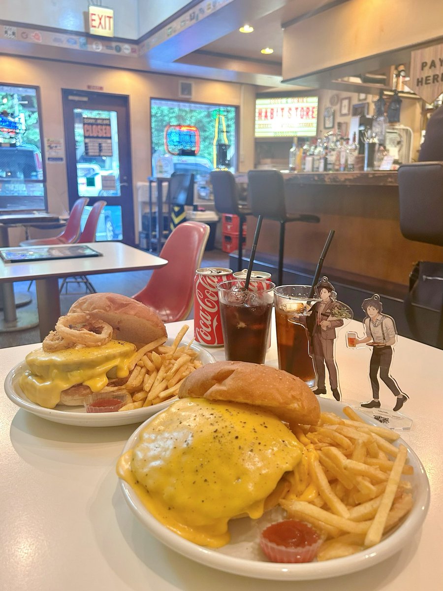 auau0202229's tweet photo. 📍HABIT STORE/福岡
夜23時まで開いててめっちゃボリューム満点な福岡のハンバーガー屋さん🍔
ポテト増量可能だしめっちゃ美味しかった> ̫<♩ https://t.co/yovWeuetMq