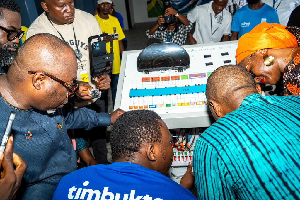 FredAmpiah's tweet photo. “Innovation does not carry a foreign passport; the next global breakthrough can emerge from Freetown. The UNIPOD is where Sierra Leone’s future begins.” It was an honour to launch with the Chief Minister of the Republic of Sierra Leone on behalf of His Excellency Julius Maada Bio, the UniPod Sierra Leone  at Fourah Bay College (University of Sierra Leone) USL.), where ideas will become prototypes, and prototypes will become businesses. @UNDPAfrica @UN @UNDPSierraLeone @julius_maadabio #timbuktoo @UNDPWACA