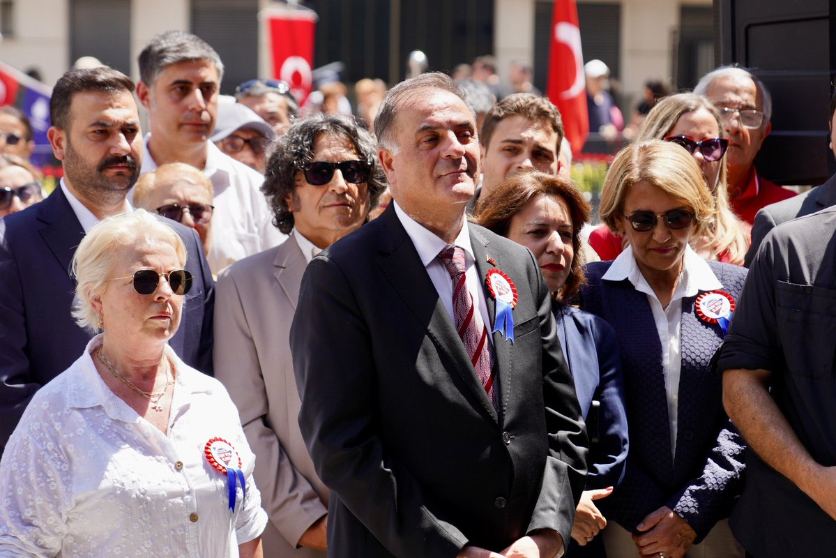 nuriaslan_tr's tweet photo. Her yaştan vatandaşlarımızın nefes alacağı yepyeni bir yaşam kampüsünün açılışını İstanbullu Milletvekilimiz Suat Özçağdaş ve Maltepe Belediye Başkanımız Esin Köymen ile birlikte gerçekleştirdik.

İBB tarihindeki ilk Alzheimer Gündüz Bakım Evi’ni bünyesinde barındıran Maltepe Çınar Yaşam Kampüsü'nde kadın emeğini güçlendiren İBB Kadın, eğitim yuvası Enstitü İstanbul İSMEK ve komşuluk bağlarımızı büyütecek Mahalle Evimiz bir arada hizmet verecek.

İstanbul’da adaleti, eşitliği ve dayanışmayı büyütüyoruz.

Hayırlı, uğurlu olsun.