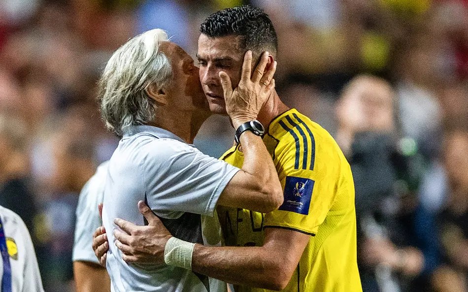 CabineSport's tweet photo. Jorge Jesus: "O Cris nunca vai ser um problema para a seleção, nem para mim. Cris é um símbolo do futebol português. O Cris é um símbolo da seleção. O Cris é um símbolo de Portugal. É facílimo trabalhar com ele."

"Basta que ele perceba onde pode chegar e onde posso chegar. Mas tenho de falar com ele para saber o que ele quer fazer."

"Ele quer continuar no Al Nassr e vai acabar a carreira no Al Nassr."

"Substititui o Cris 16 vezes no Al Nassr."