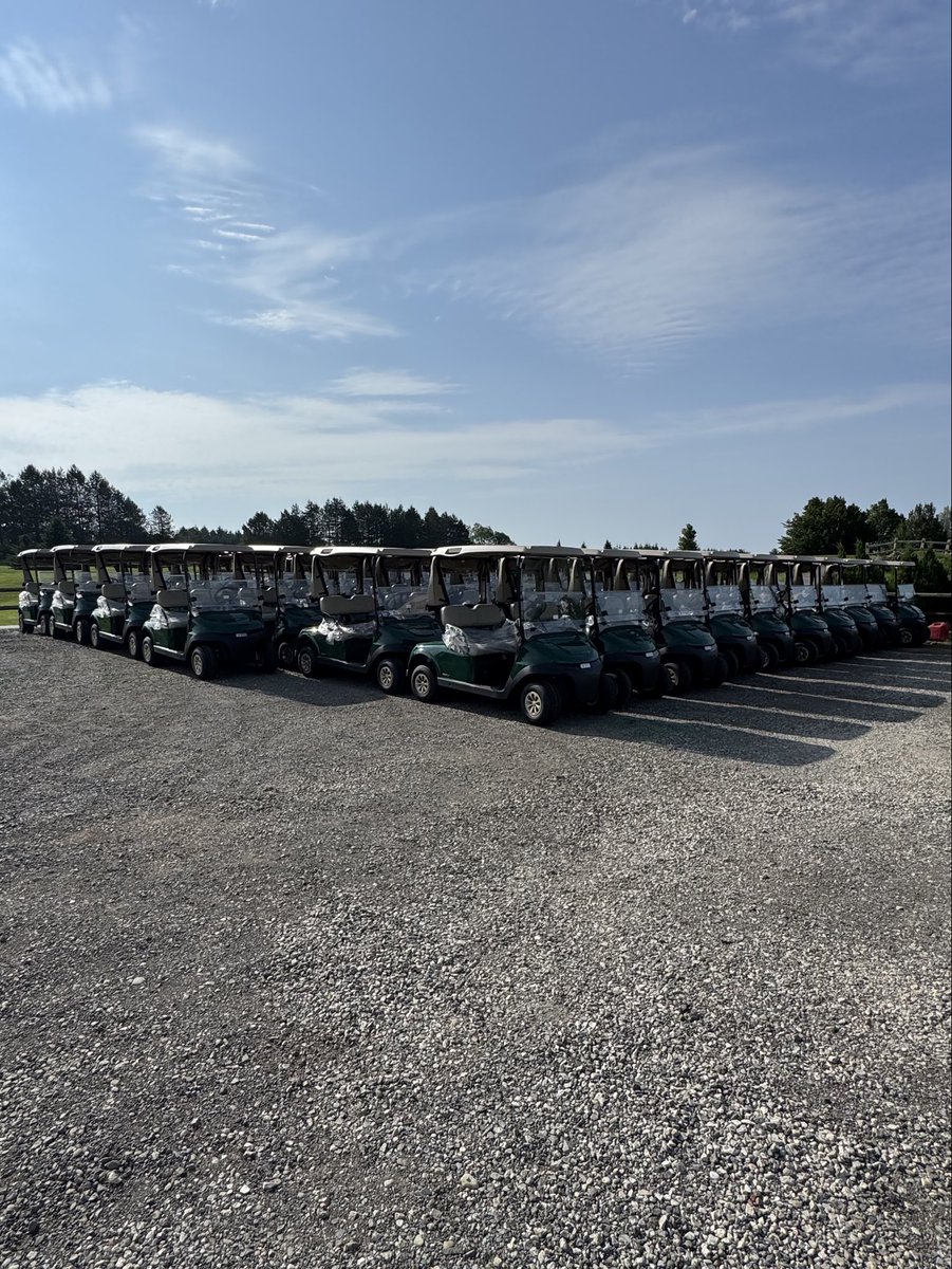 MTEequipment's tweet photo. Fleet Refresh Complete 🛺
Team MTE delivered and set up 80 E-Z-GO RXV EX1 Gas Golf Carts at Concord Crest Golf Course.
Thanks for partnering with MTE Equipment. Enjoy the new rides!
📸 Joe Cosentino
#EZGO #GolfCourse #GolfCartFleet #MTEequipment #eastconcordny https://t.co/QWE9siEaje