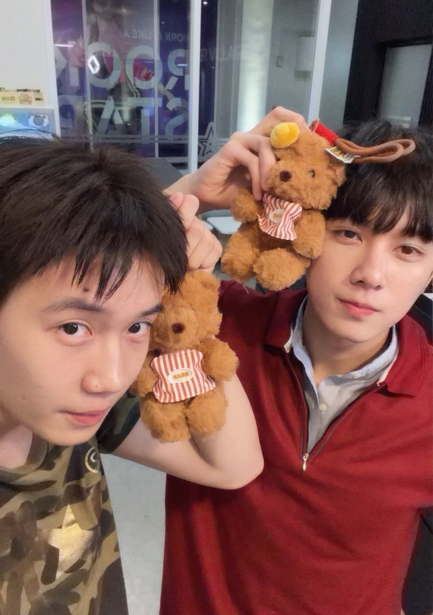 timezone_series's tweet photo. 🐶🐈‍⬛
#TimeZoneTheSeries
#PiAmus #พายอามัส https://t.co/u3V7R6U6rD