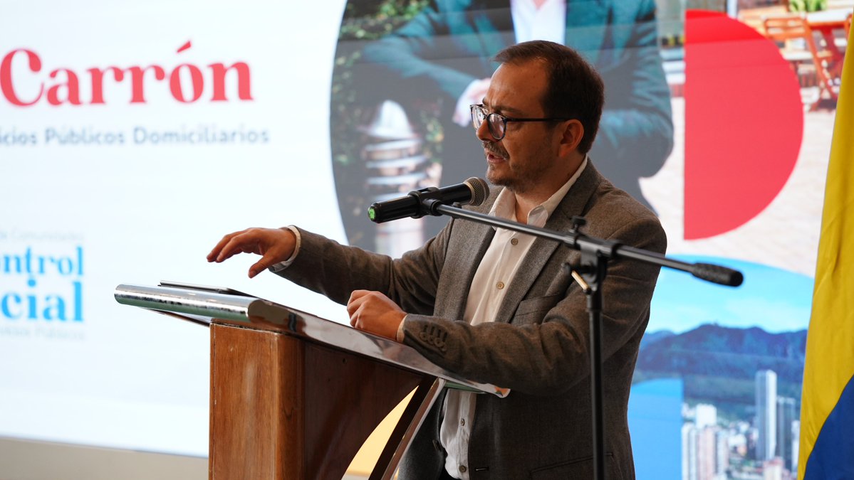 Superservicios's tweet photo. En el marco de la instalación del Encuentro de #ComunidadesPorElControlSocial de los Servicios Públicos, el superintendente Felipe Durán Carrón (@felipedurancarr) destacó la importancia de fortalecer la participación ciudadana para garantizar mejores servicios públicos y proteger los derechos de los usuarios.
