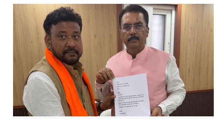 Pintukumar94156's tweet photo. बंटी के बज गई घंटी

#BJPBACKSOUT 
#PkForBankiPur https://t.co/RninZ1eCte
