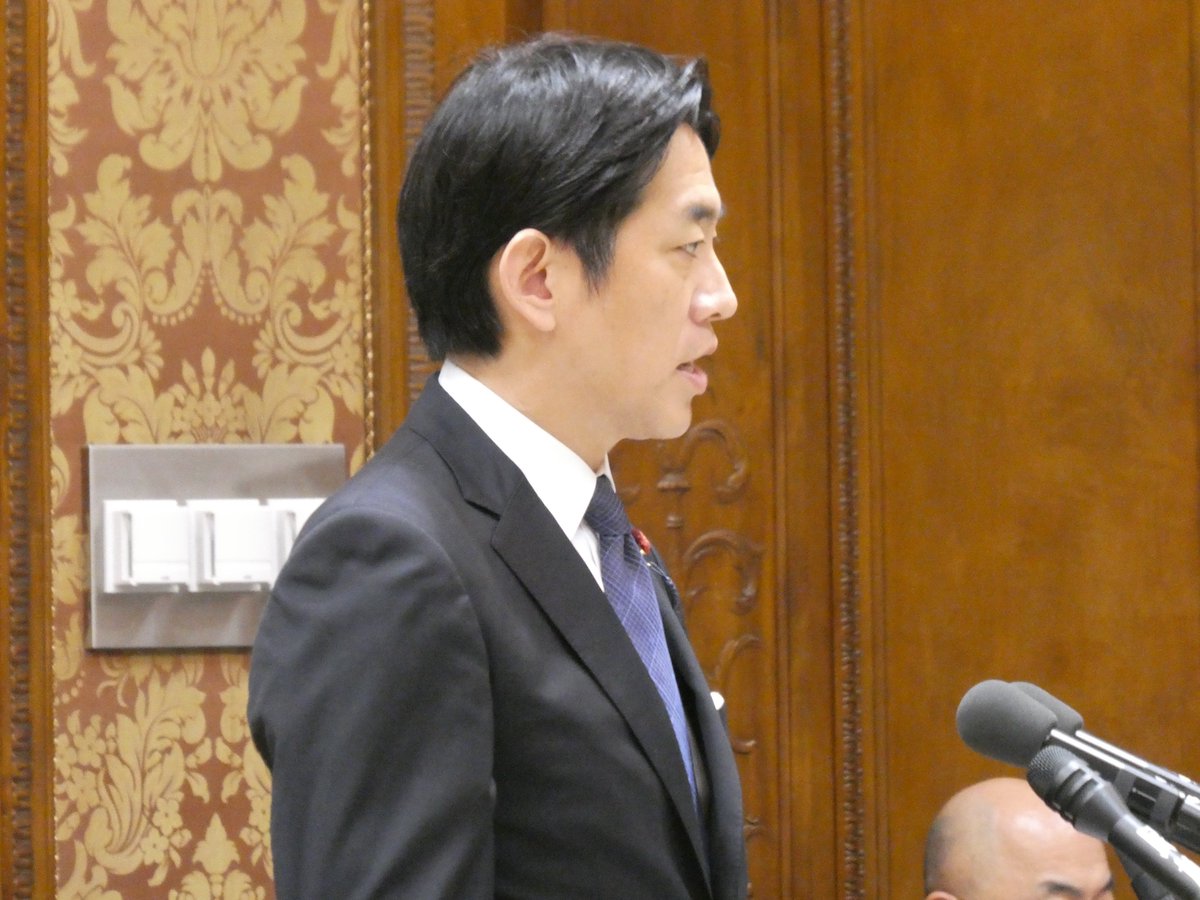 kobahawk's tweet photo. 衆議院議員運営委員会にて皇室典範等改正法案の質疑。自民党を代表して質疑。幅広い与野党の賛成多数で本会議も可決。
ようやくここまで辿り着きました。

先人たちの知恵と努力により紡いできた伝統の糸。今を生きる私たちはその重みと深みに謙虚に向き合う必要があると考えます。

参議院でも静謐な環境の下で審議が行われ、今国会で成立することを強く願います。