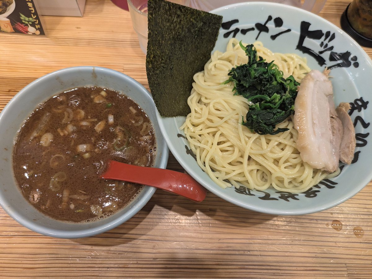 akafefe3445's tweet photo. デッドリフト120上がって嬉しいので夜食につけ麺食べに来た https://t.co/Hj08CzTGNN