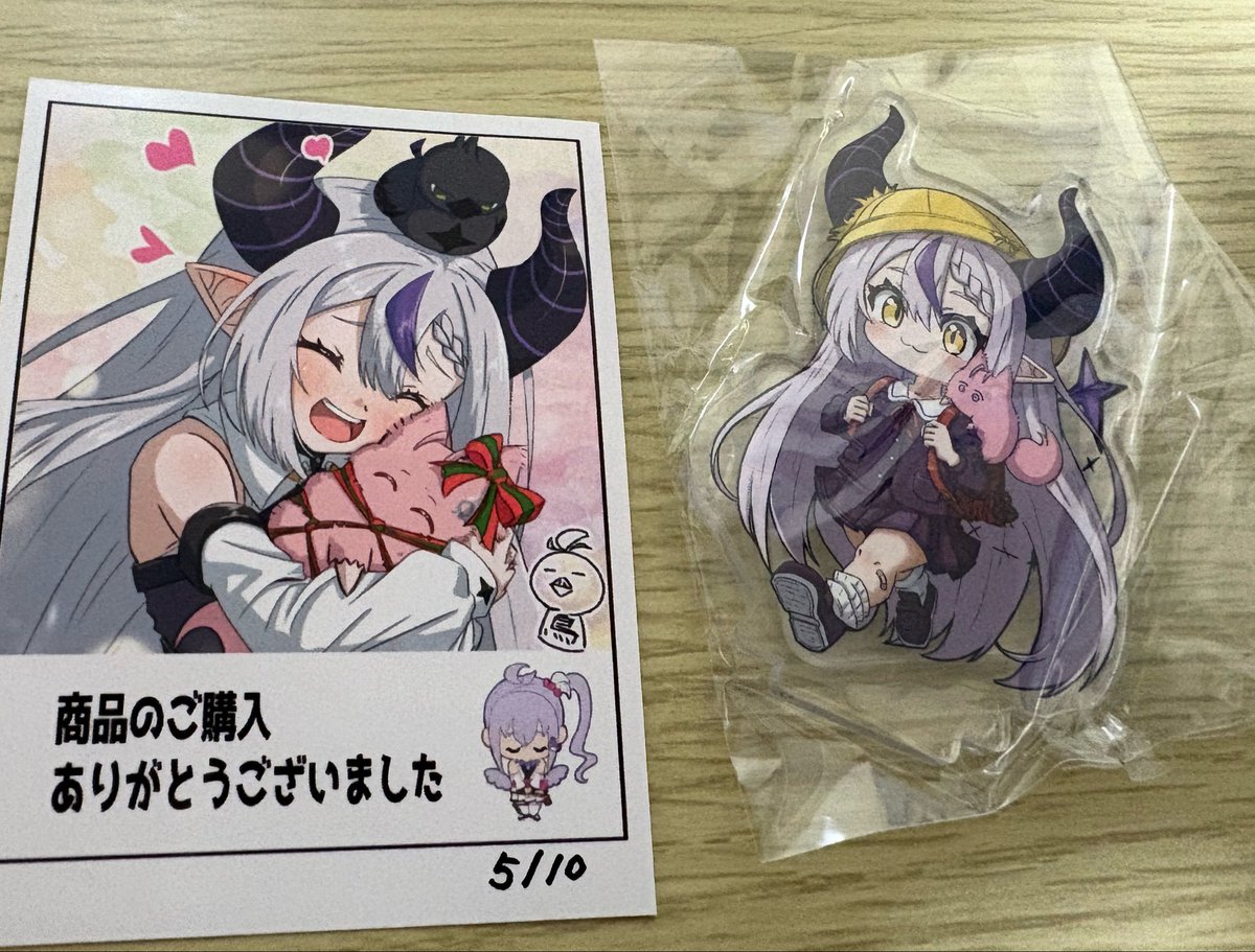 わらべのたまえちゃん様✨ SddcARCxyjLYx2l 様のラプ様とモフこよのアクスタが届きました