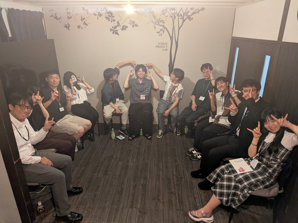jinrouproject's tweet photo. 🌙 #laz最大貸切 🌙
lazの半年記念貸切✨
自分が人狼ゲームを始めたきっかけの「最大レギュ🪑」を遊びました🥳

占3coで真贋を見極め🧐
0-0-1盤面に人狼が戸惑い🤔⁉️
人外しか死なない最速２タテ😭
最後はまさかの霊媒ローラーstop✋

密度の濃い4戦をありがとう❤️
人任せではなく自分で貸切開いてね😘 https://t.co/WTxcxkkibX