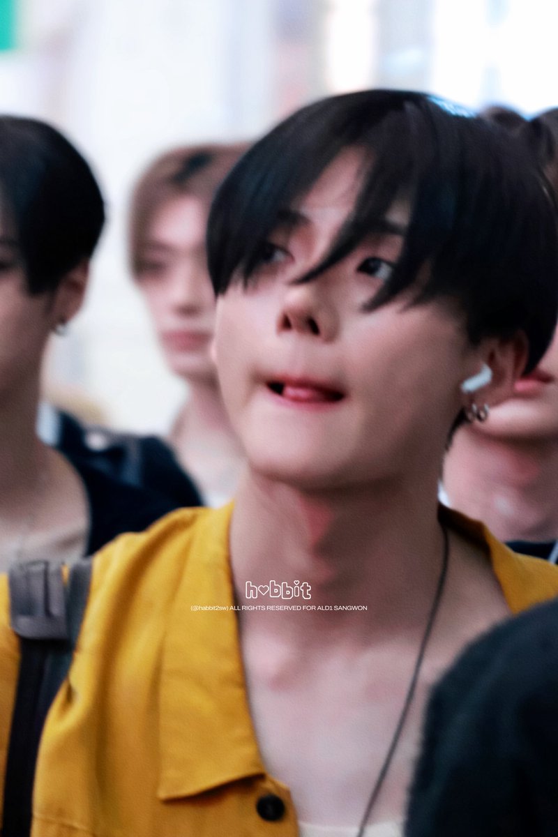 habbit2sw's tweet photo. 💛💜🖤🩵 https://t.co/r21KkCvxDd
