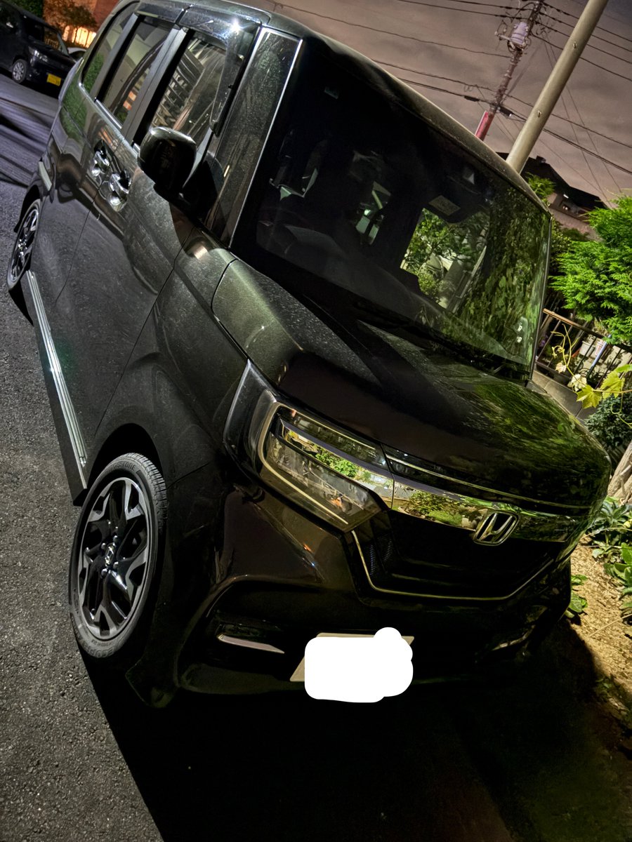 sho26_0201's tweet photo. 庭からJF3 NBOX カスタムが生えてきました( ᐙ )

名義変更まだなのでしばらく乗れませんが6年ぶりにN乗りになります(*･ω･)*_ _)

※プレリュードは降りません https://t.co/vgGjx6qckR