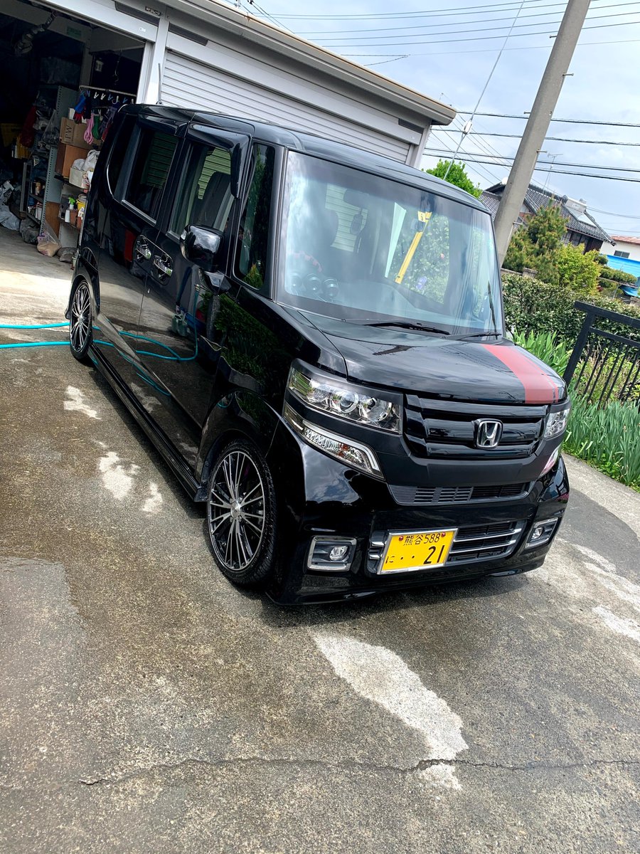 sho26_0201's tweet photo. 庭からJF3 NBOX カスタムが生えてきました( ᐙ )

名義変更まだなのでしばらく乗れませんが6年ぶりにN乗りになります(*･ω･)*_ _)

※プレリュードは降りません https://t.co/vgGjx6qckR