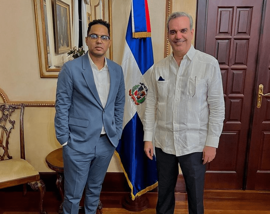 richardd030's tweet photo. Felicidades #PuebloDominicano por esta gran victoria 🇩🇴 Gracias @josepeguero @ariellarardn @ramontolentino_01 @elpirord @ricardoripoll 🇩🇴 Pendientes al borrador con los 16 puntos que serán modificados de este nuevo código penal en esta legislatura. Que viva Republica Dominicana. https://t.co/DAM70Ac4aM