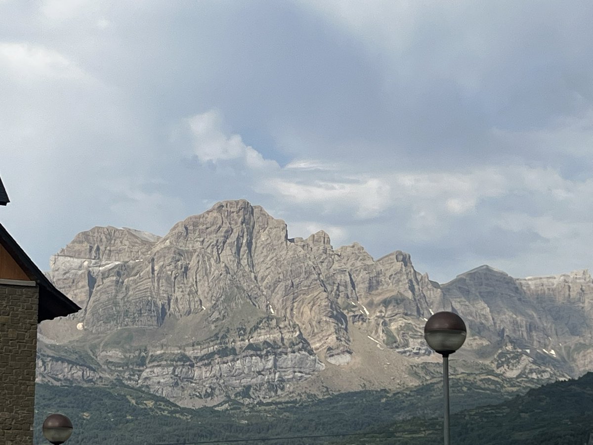 onecaagurruza's tweet photo. Valle de Tena. Pirineo oscense😍 https://t.co/EAGSdwgUjF