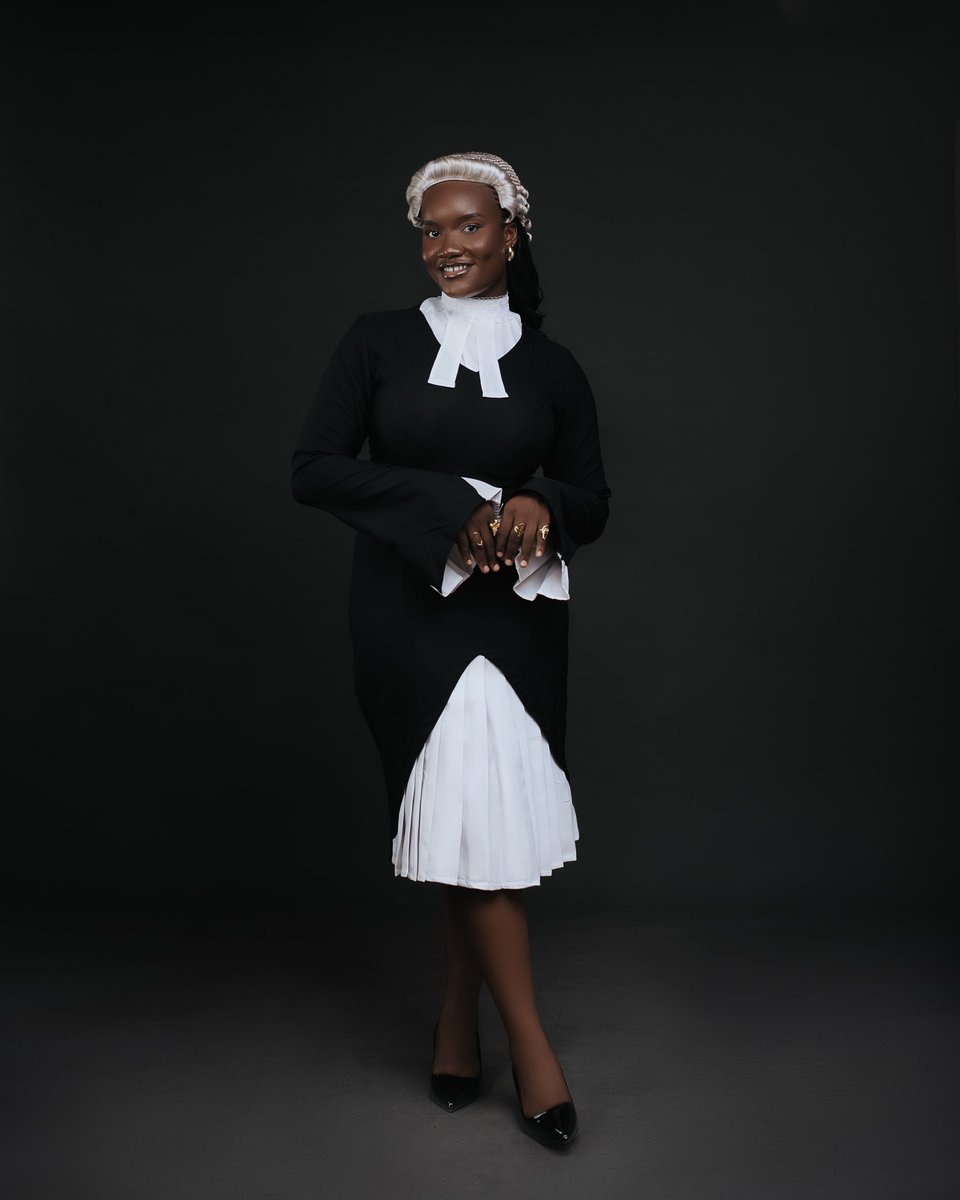 chy_natas's tweet photo. Legally blonde ⚖️🧑🏼‍⚖️

Re-Introducing; 
C. D. Ezeanata Esq.
BL(Hons.) | LLB. (Hons.) https://t.co/0tSg1B0Uw5