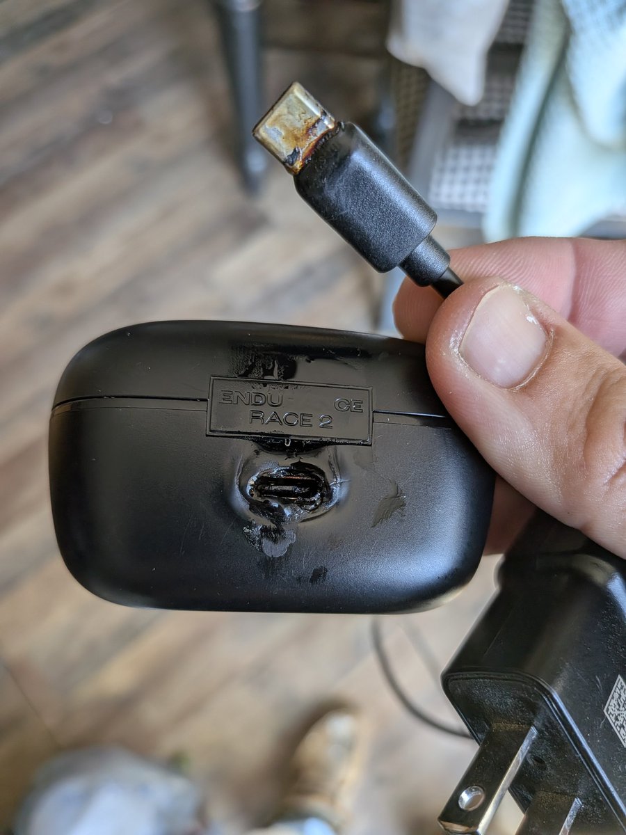 _Pottz's tweet photo. @JBLaudio My JBL Endurance Race 2 charging case experienced a severe thermal event while charging. This was a severe fire hazard that could have burned my house down if I didn't catch it in time. I need this escalated to your safety and warranty team for a replacement or refund https://t.co/ghLHn0riFG