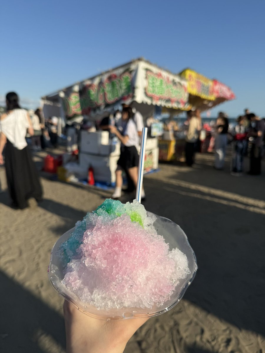 Wonderlands_s's tweet photo. 風強いから水中花火だけだったけど綺麗でした🎆 https://t.co/BqUWVLYQCI