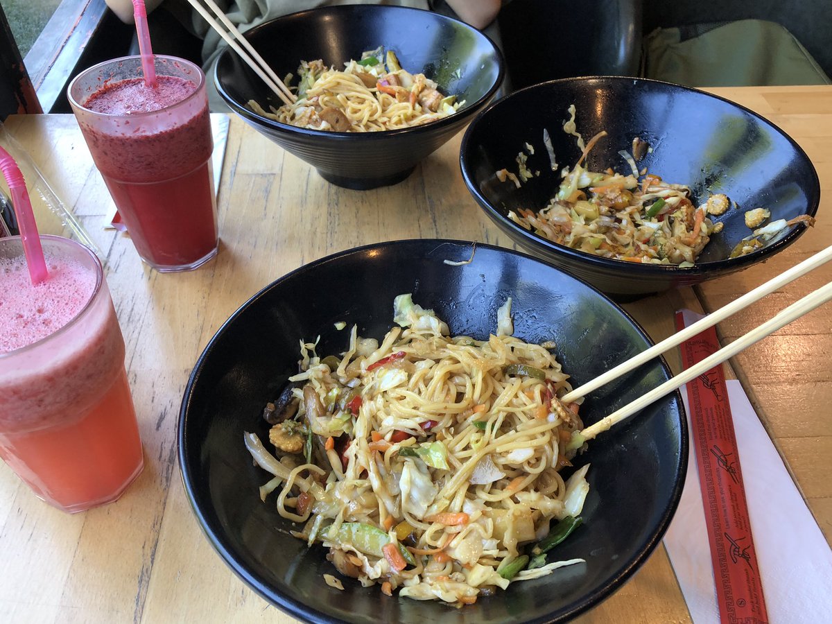 krestayss's tweet photo. 🎬&amp;🍜 https://t.co/CxVP8aIBdl