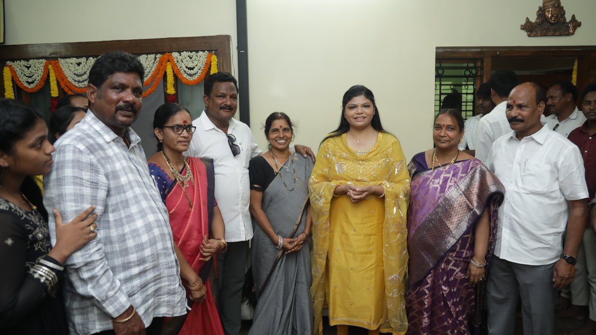 DrBotchaAnusha's tweet photo. ఈ కార్యక్రమంలో చీపురుపల్లి, గరివిడి మండల నాయకులు శ్రీ మీసాల విశ్వేశ్వరరావు గారు, శ్రీ వాకాడ శ్రీను గారు, శ్రీ అనంత్ గారు, శ్రీ వలిరెడ్డి శ్రీను గారు, శ్రీ కార్తీక్ గారు, శ్రీ లక్ష్మణ్ గారు, పట్టణ ఎంపీటీసీలు, మాజీ వార్డు సభ్యులు, నాయకులు తదితరులు పాల్గొన్నారు.

#DrBotchaAnusha https://t.co/qKbx2ymBjA