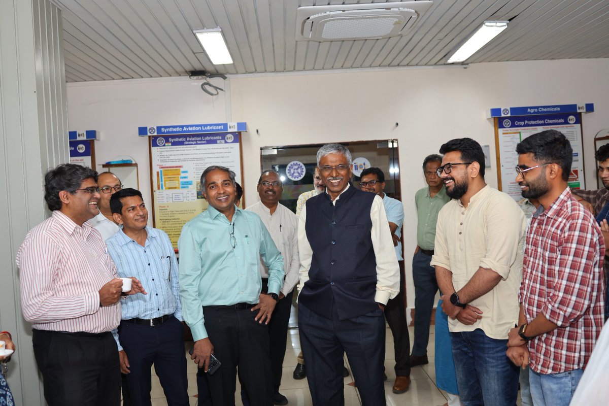 csiriict's tweet photo. CSIR-IICT hosted Dr. Shivkumar Kalyanaraman, CEO, ANRF, for a special lecture on "ANRF &amp; RDI Vision: Catalyzing India's Rise as a Research and Innovation Powerhouse." 
@CSIRIndia @ANRFIndia @IndiaDST @CSIR_NIScPR 
#CSIRIICT #ANRF #ResearchInnovation #SaralAI #ViksitBharat2047 https://t.co/tLiYMNSQmz