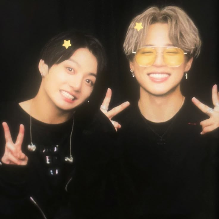 tokyoisjikook's tweet photo. Recently I've been seeing some OT7 jikookers esp new ones looking for other OT7 Jikookers to be friends with cause they simply feel not welcomed in some toxic place. If you're a OT7 jikooker going through the same,please comment down below and let's all be in a group together 🤍 https://t.co/qICmpS2xUx