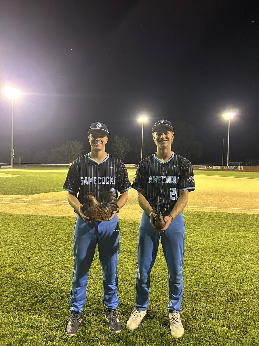 HHGamecocks's tweet photo. Cocks WIN last night 15-4!
@braylon_bear w/ the W on the hill, 5ip, 0R, 10Ks!
@hunter_denboer had a 💣 and 4 hits! @cam_quigs and @SvobodaBlake had 3 hits each! @CMONEY33 had 2 hits, and J. Rechtenbaugh had 2 hits with a 💣! #cocknation 🐓 https://t.co/qa6eL3gTBe