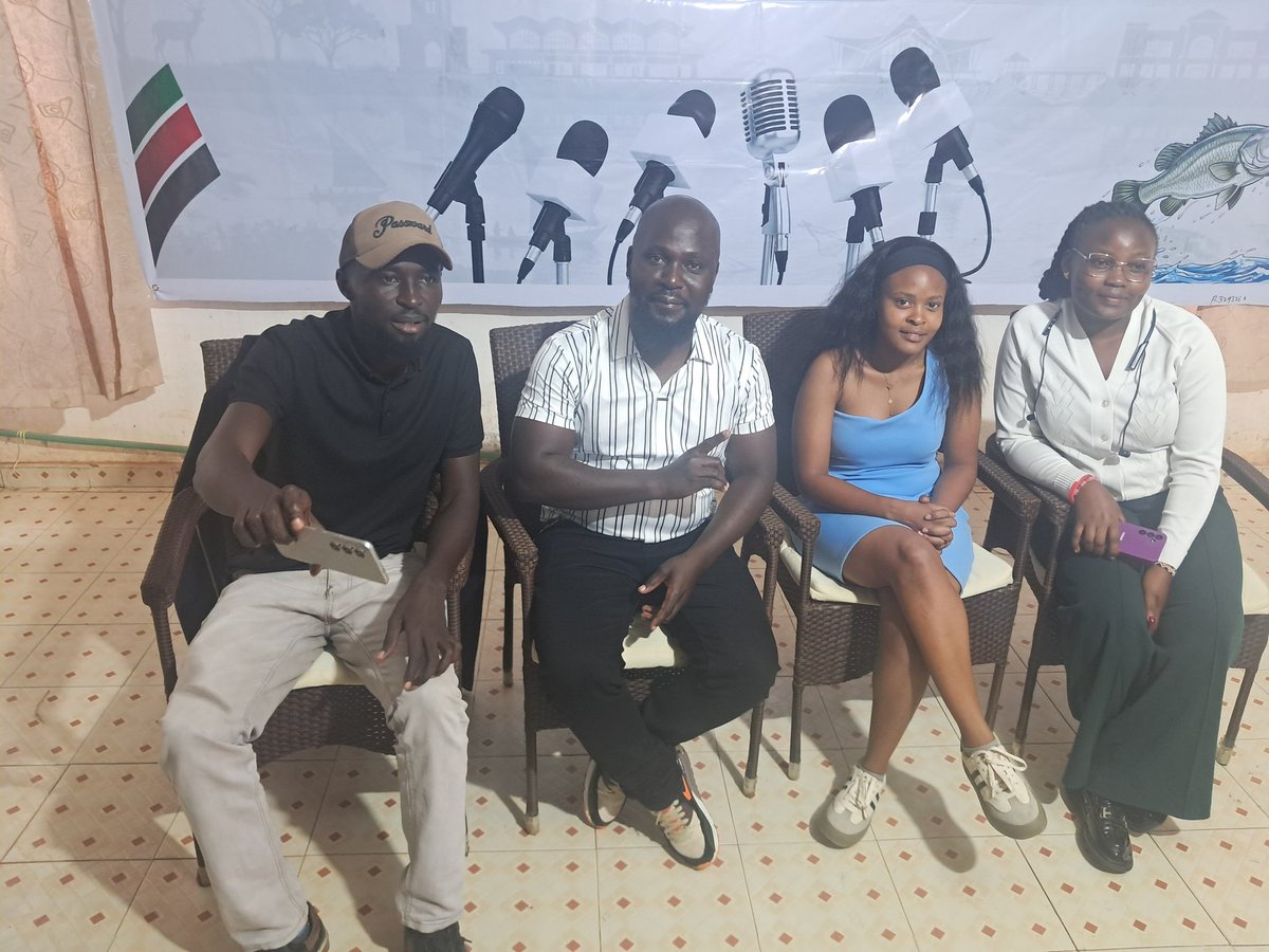 TracyAnyango001's tweet photo. Today I attended a town hall series for a conversation on #KenyaIwant.
Strengthening youth participation on civic issues and involvement of youths in political parties. #Tupartycipate https://t.co/2N19DceguE