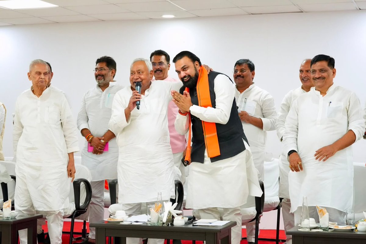 Nitish Kumar tweet media